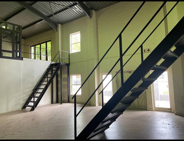 1,337M² OFFICE FOR SALE IN WESTLAKE